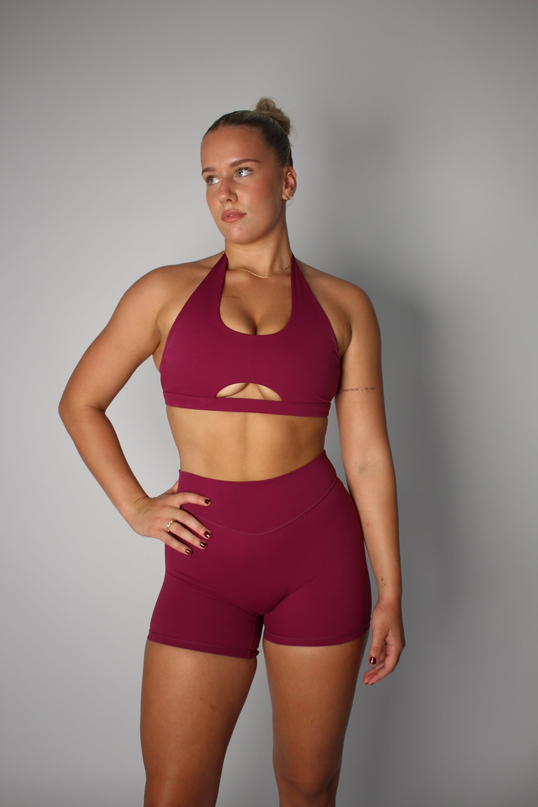 Mila Scrunch Short 4"