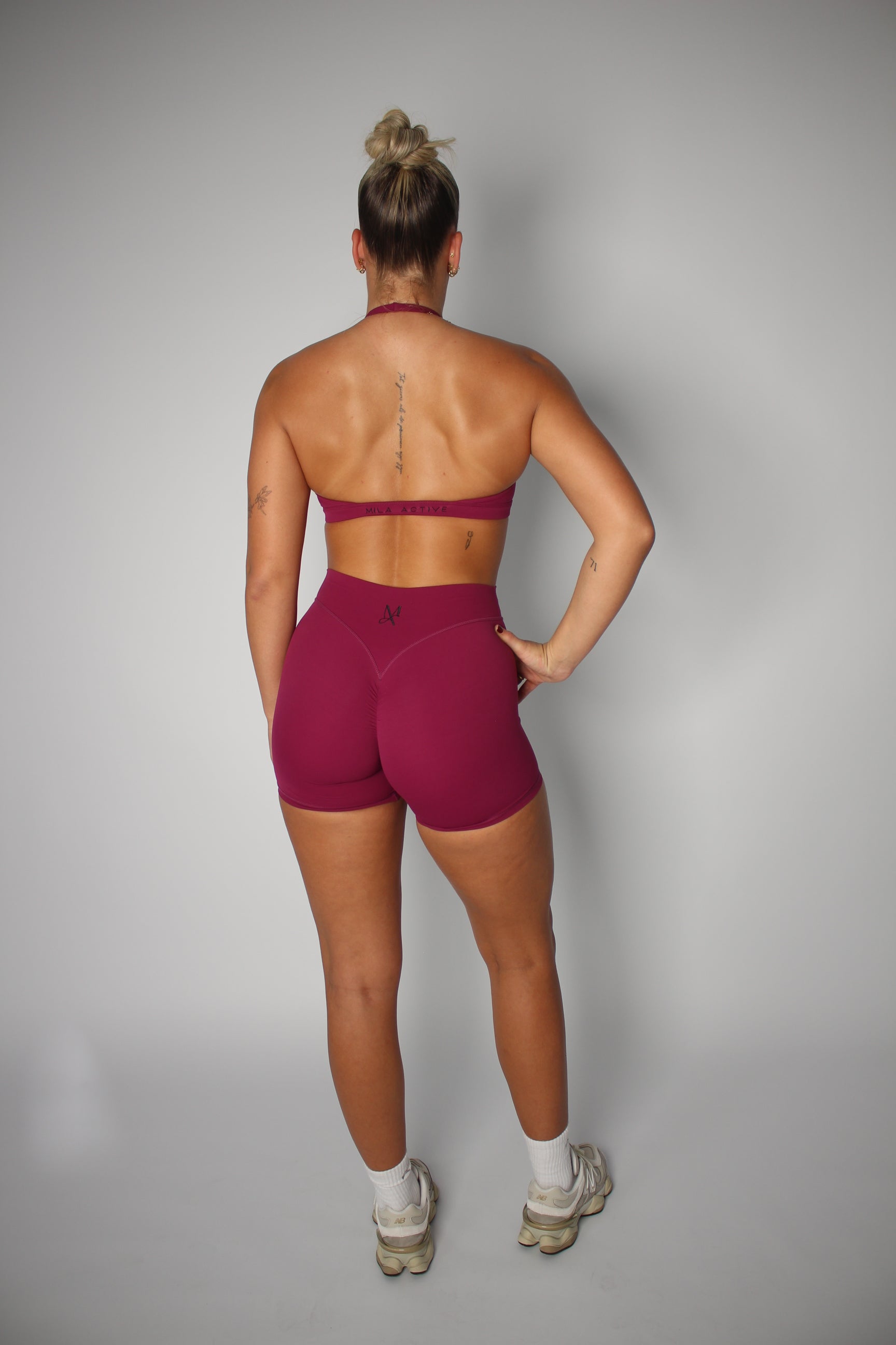 Mila Scrunch Short 4"