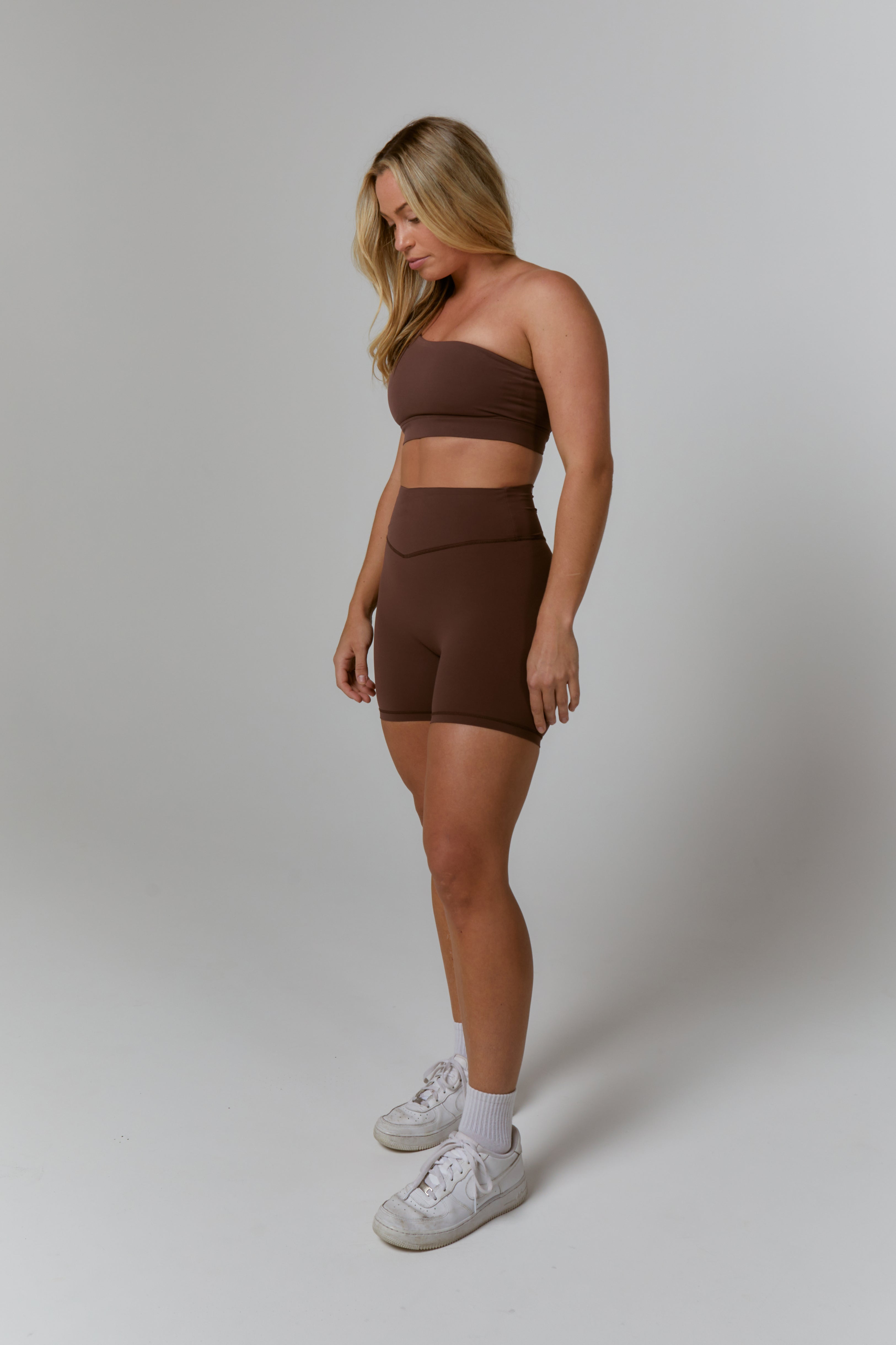 Essential Short - Straight Waist