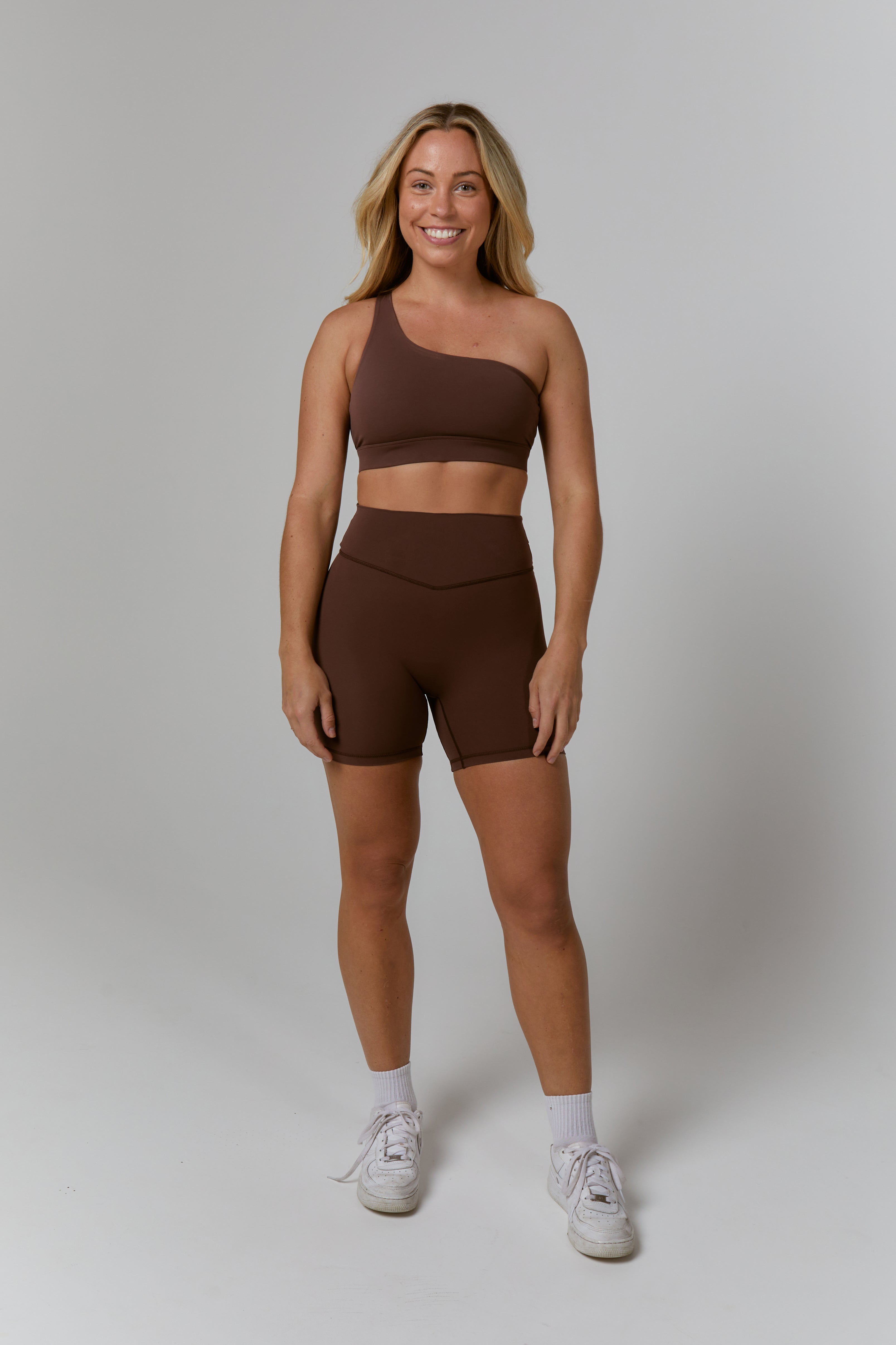 Essential Short - Straight Waist